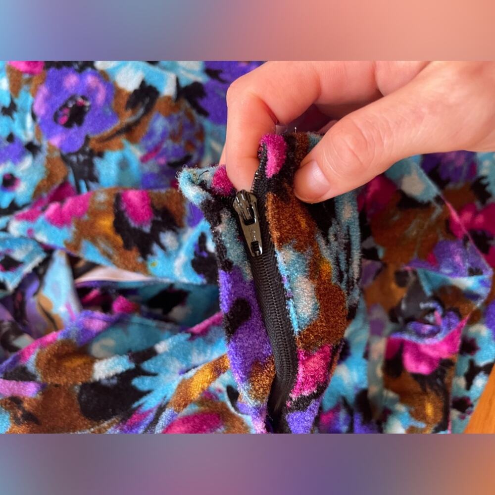 70s Vintage Blue Floral Fuzzy Bright Floral Terry Cloth Dress - Picture 6 of 6